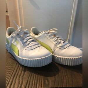 PUMA Carina Sneaker Size 6.5